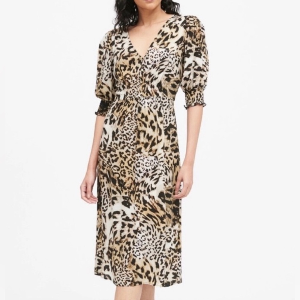 BANANA REPUBLIC Animal Print V-Neck Midi Dress Size 8!